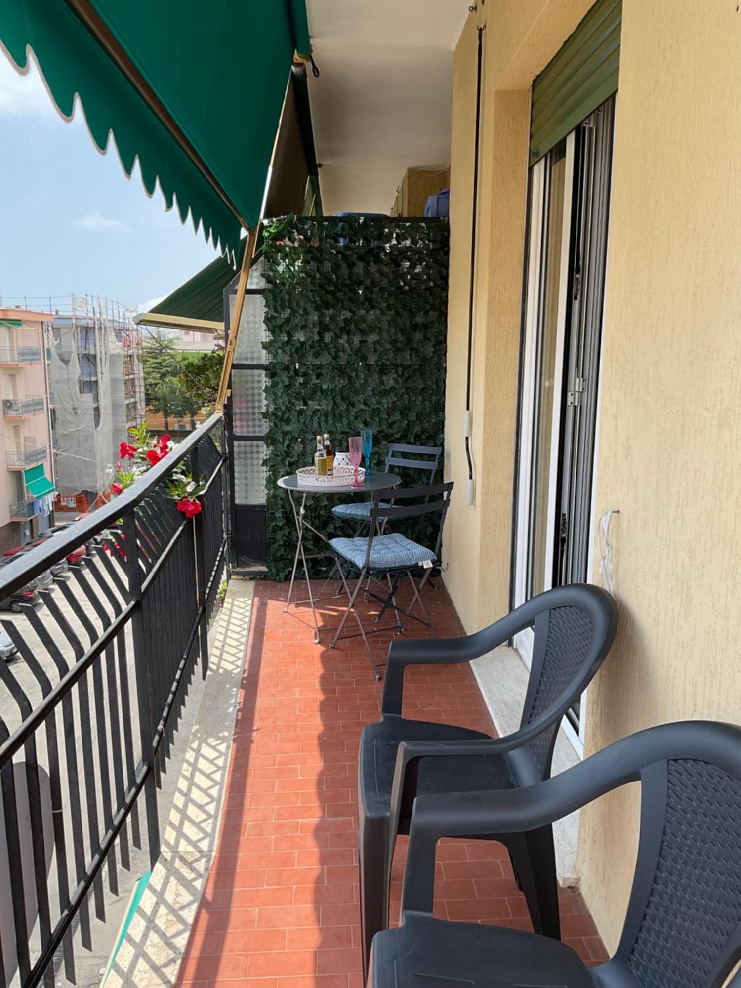 Vista Mare A 150 Mt Dalla Spiaggia - Free Parking E Ac Pietra Ligure Exterior foto